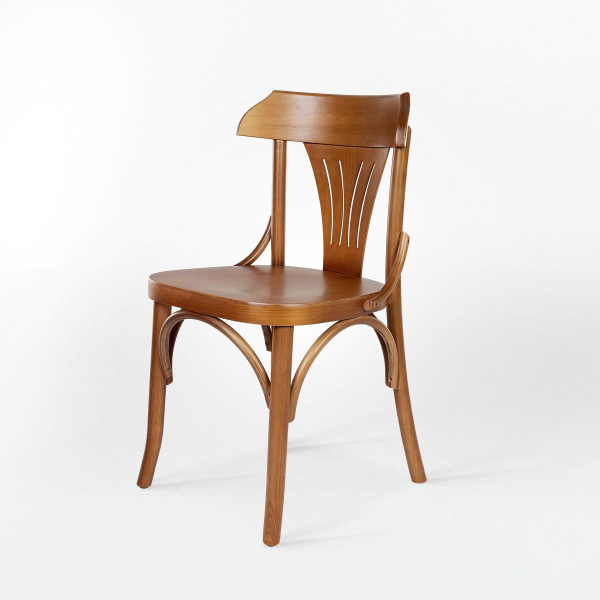 Cadeira Irís de Madeira Maciça na cor Amendoa