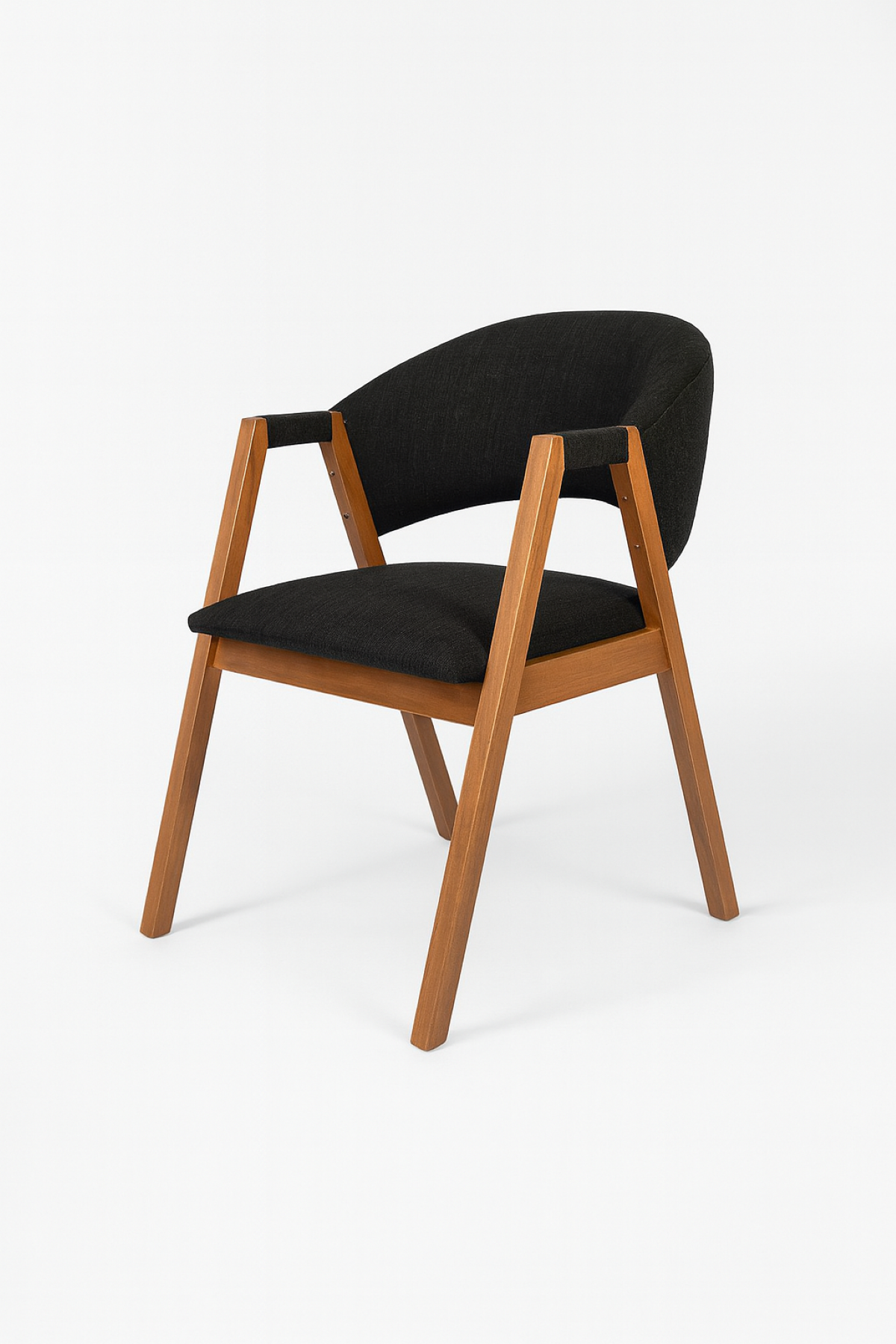 Cadeira Hibisco de Madeira Maciça Encosto Anatômico com Apoio no Braço madeira na cor amendoa tecido na cor  Linho Preto